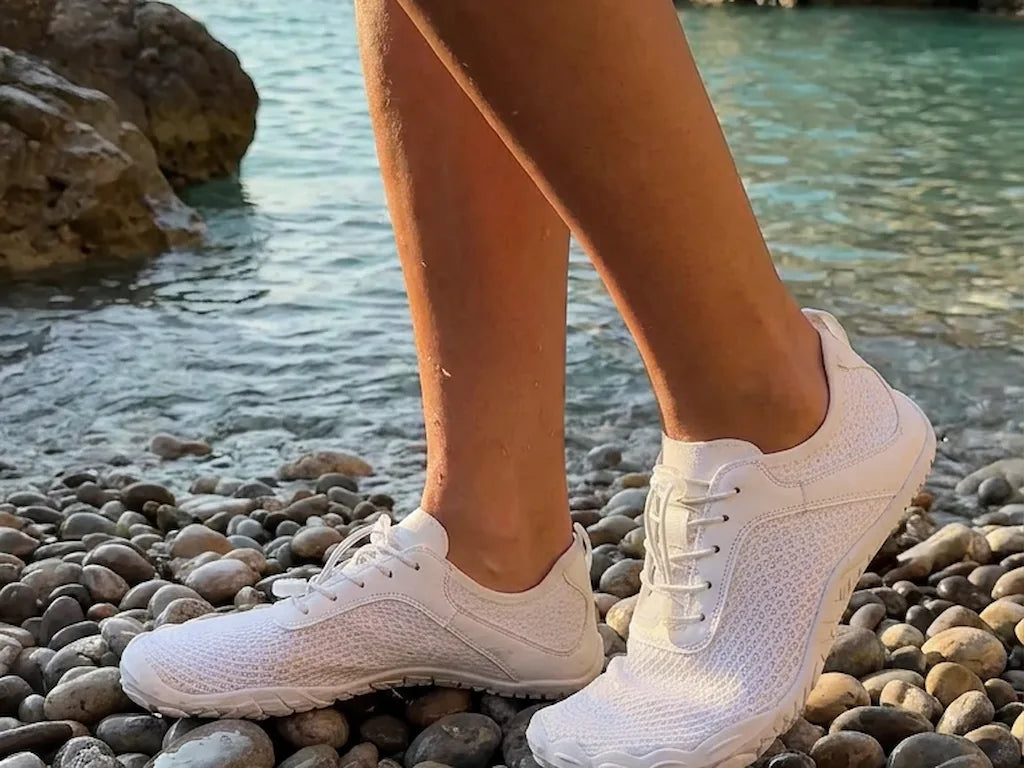 What We Know So Far About Barefoot Shoes, Wide Toe Boxes, and Toe Socks